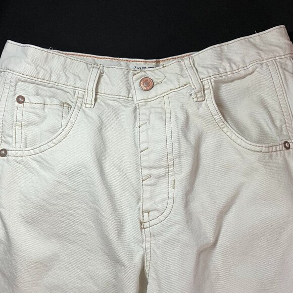 We the Free Barrel White Washed Barrel Jeans (Size 26) - Picture 3 of 16